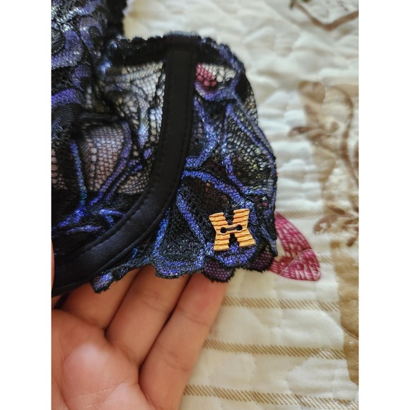 SAVAGE X FENTY Women's‎ Lace Bra Blue and black unlined Size 32B - Picture 11 of 11